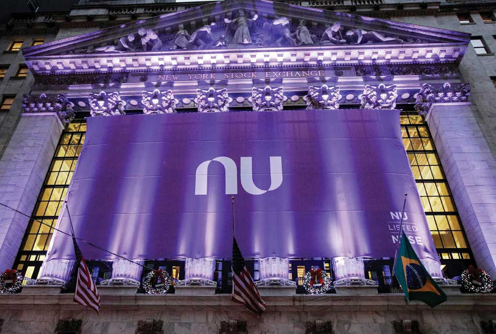 Nubank cuenta con el respaldo de los conglomerados SoftBank y Berkshire Hathaway.