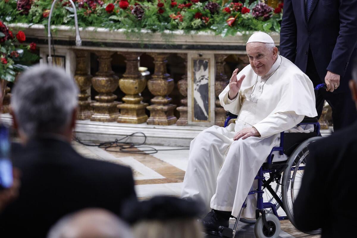 El Papa cancela una reunión ante el empeoramiento del "dolor de rodilla" | EFE
