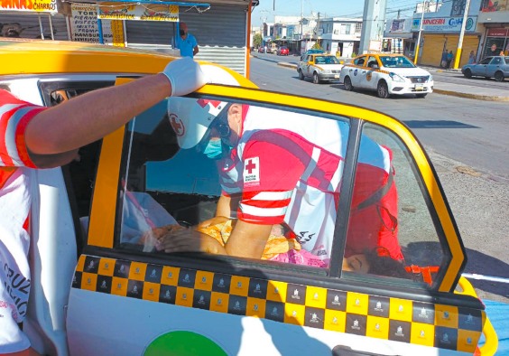 La bebé nació en el cruce de Julio A. Roca y Marco, en San Bernabé. Francisco Zúñiga