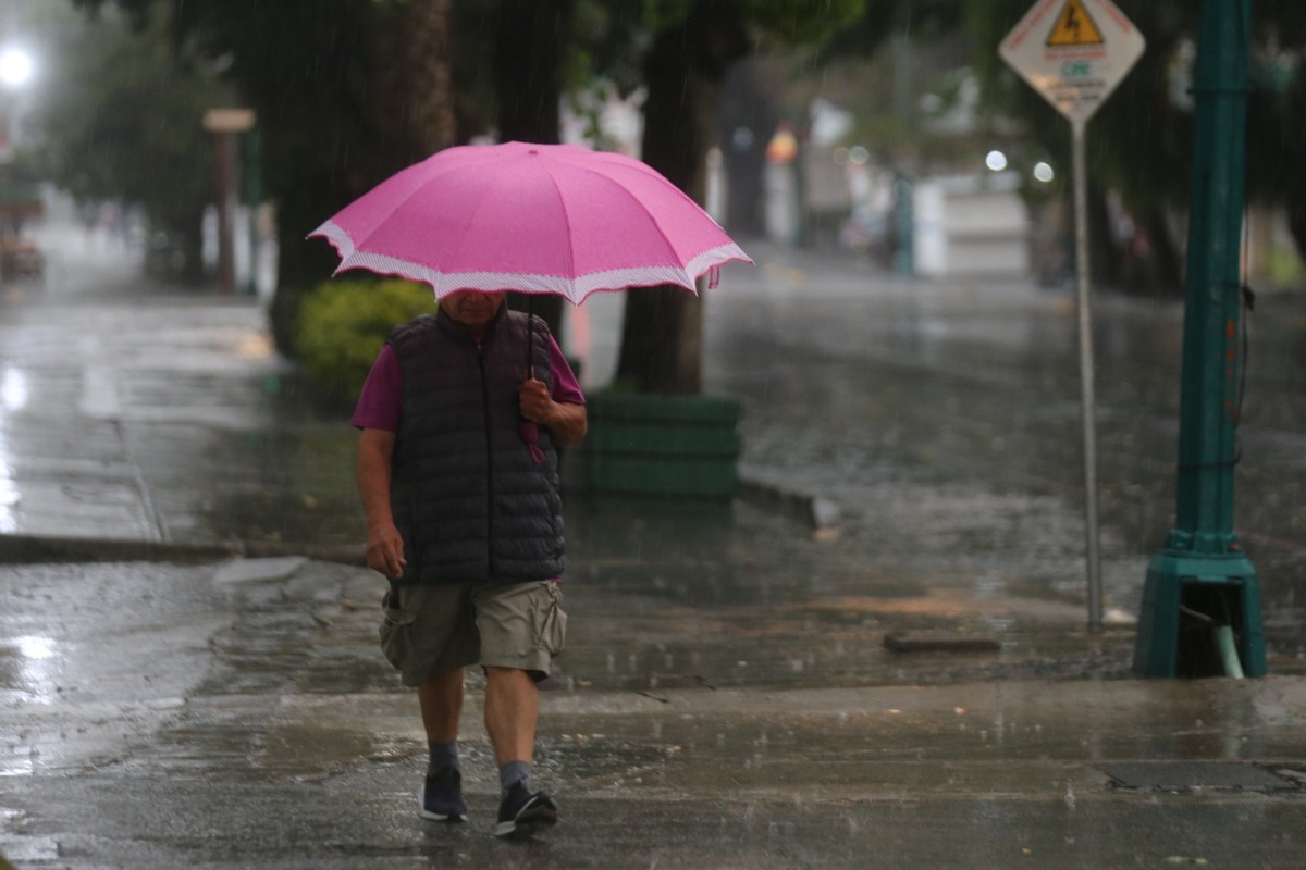 Se esperan lluvias fuertes en la CdMx durante la tarde. | Jorge Carballo