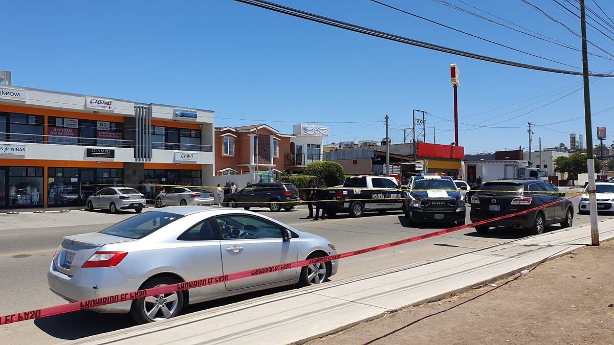 Policías municipales y estatales acudieron al lugar del ataque. (Especial)