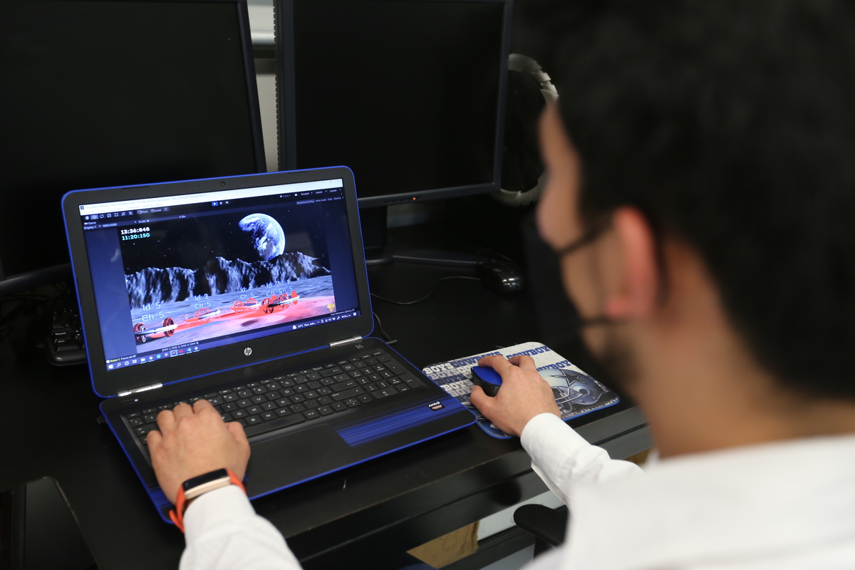 Los robots tendrán la capacidad de adaptarse al terreno lunar y movilizarse sin ruedas. (Javier Ríos)