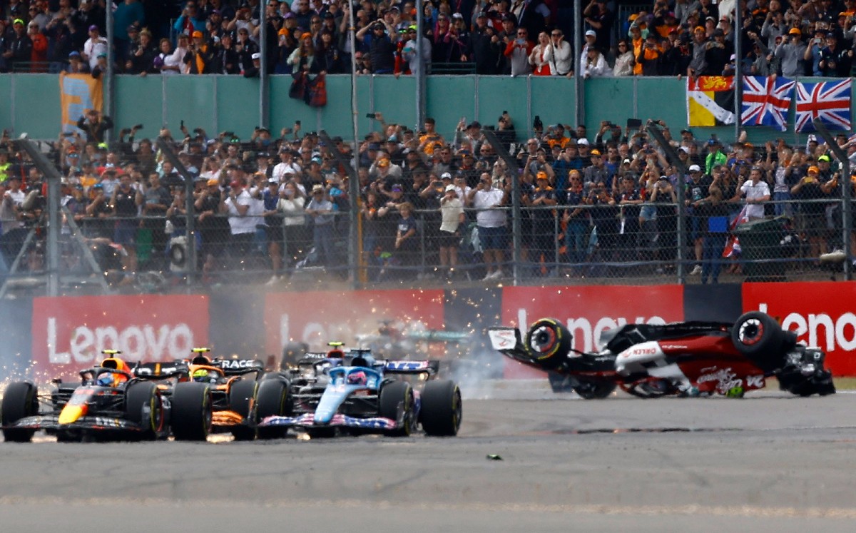 Accidente de Zho en el Gran Premio de Gran Bretaña 2022