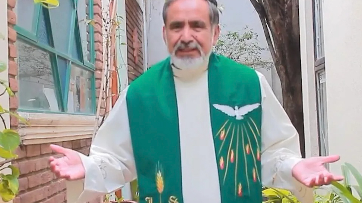 En Michoacán, golpean a sacerdote Mateo Calvillo