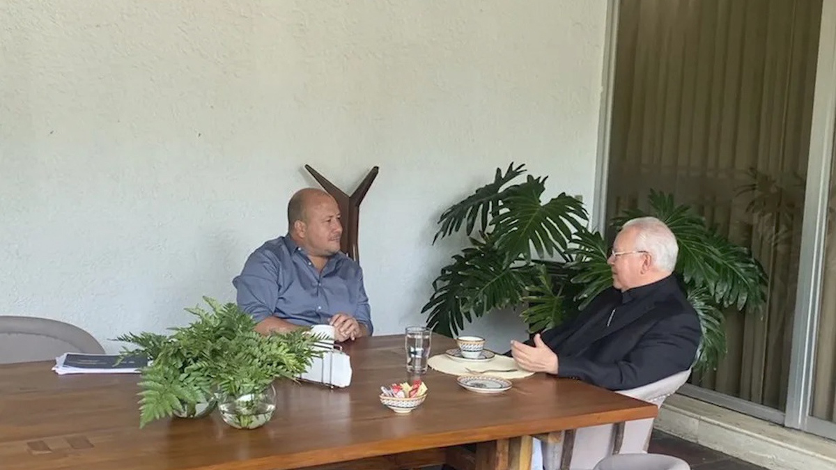 Enrique Alfaro recibe al Cardenal, debaten sobre la inseguridad en Jalisco