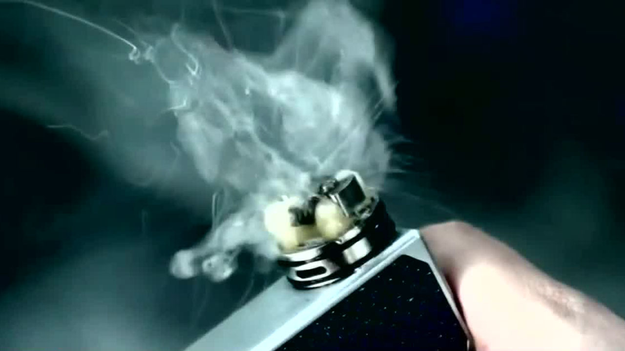 Tras prohibición de vapeadores, revive el debate sobre daños a la salud por fumar