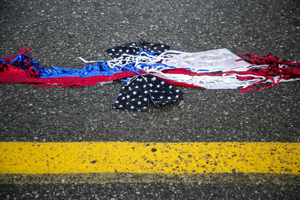 Estados Unidos intenta celebrar el 4 de julio, empañado por el tiroteo en Illinois