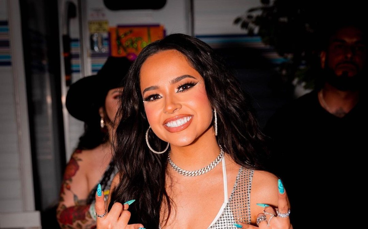 Becky G se pronuncia por el aborto y control de armas (Especial).