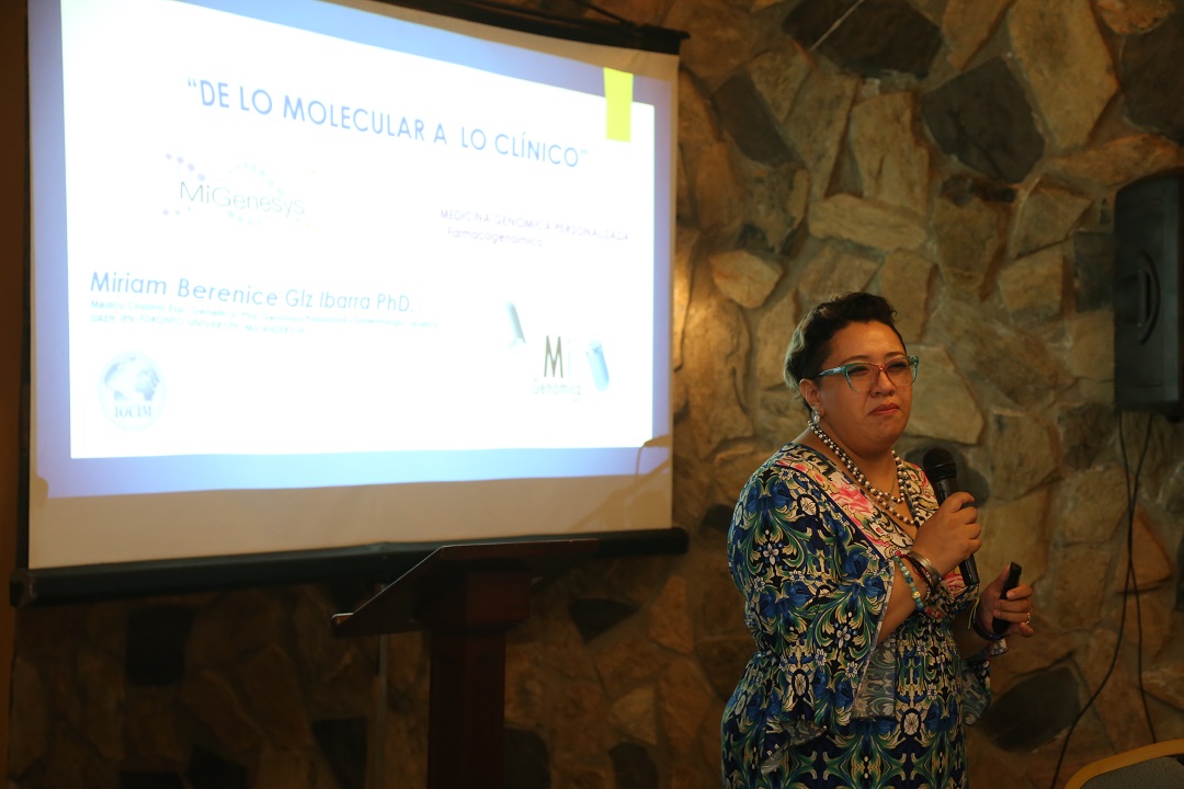 Dra. Berenice González Ibarra durante su ponencia. (Cortesía)