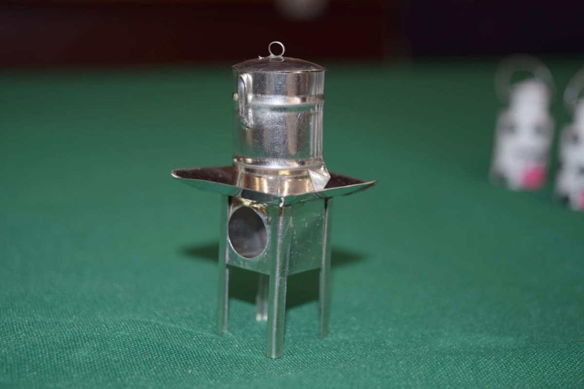 "Enrique Saavedra crea artesanías en pequeñas dimensiones" | Especial.