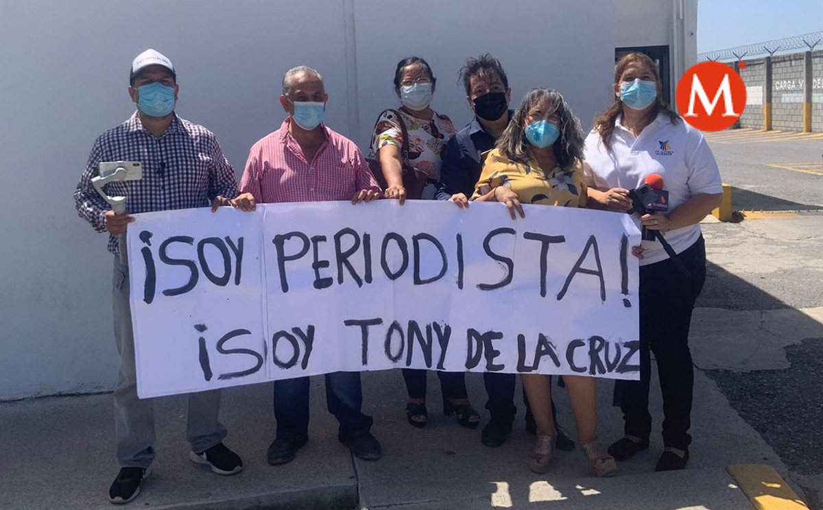 Entregan carta a Fiscalía para exigir justicia de Antonio de la Cruz