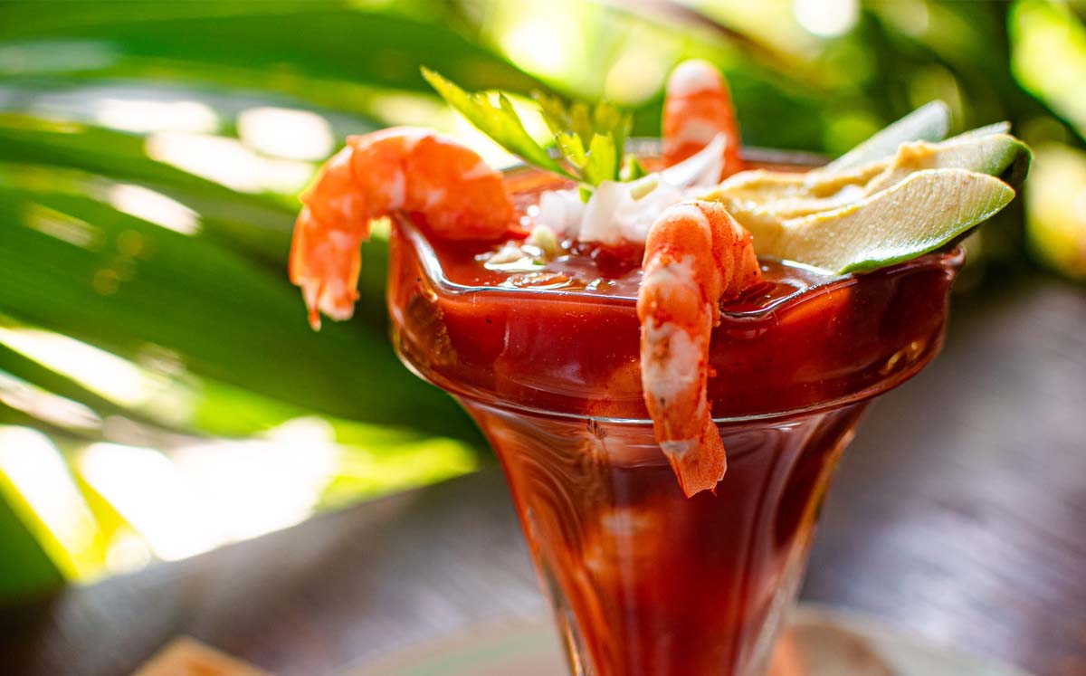 Expertos recomiendan evitar algunos platillos de mariscos y pescados durante la canícula (Unsplash).