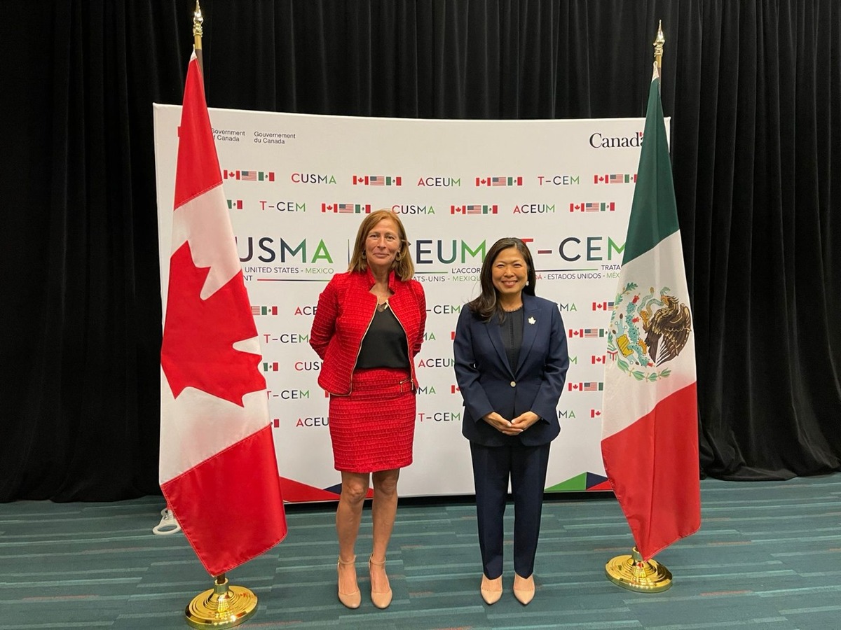 La secretaria de Economía, Tatiana Clouthier, y su homóloga canadiense Mary Ng. (Foto: Especial)