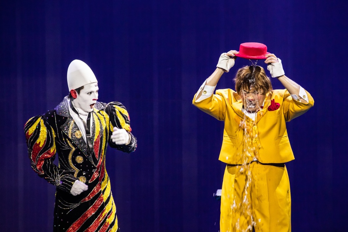 Los payasos Angelo y Paquín Jr , convierten en magia el acto circense (Cortesía)