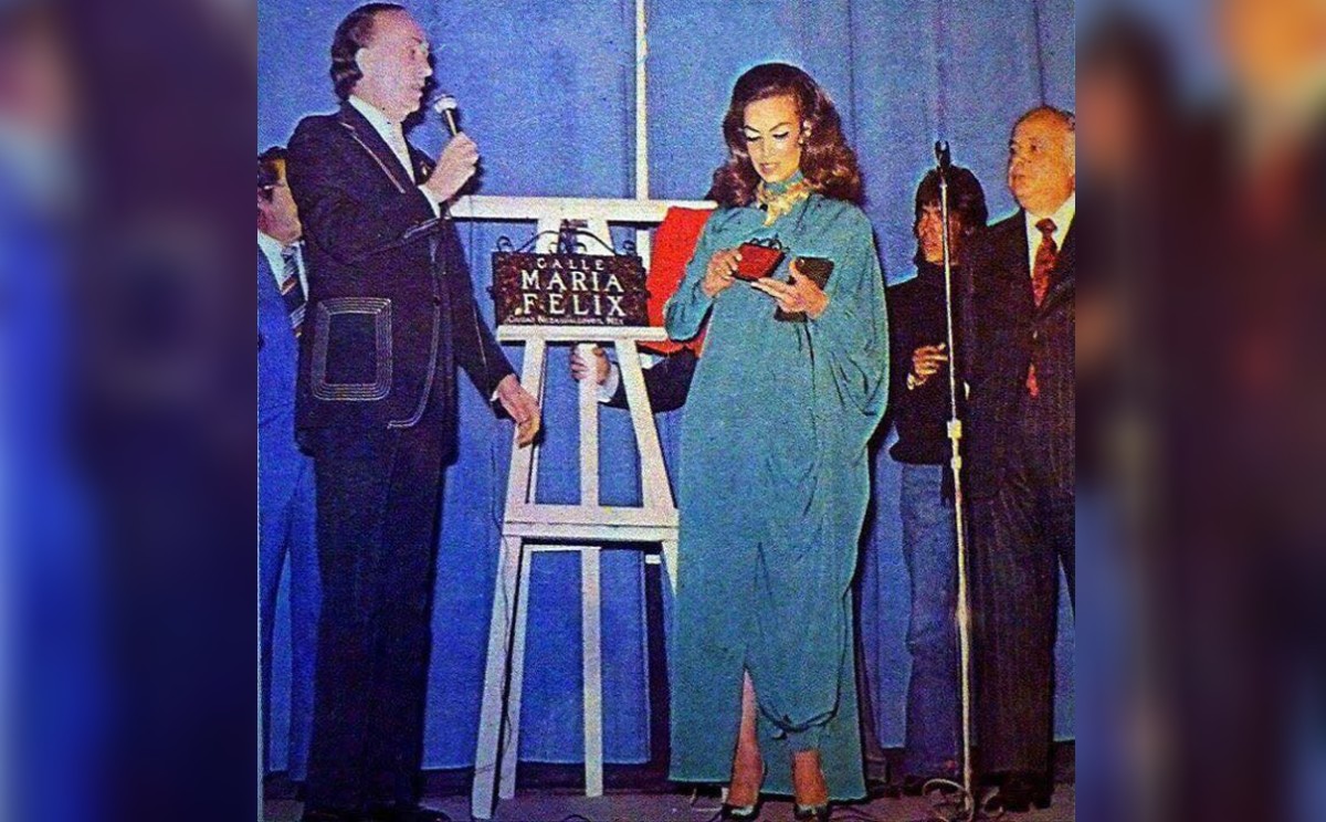 "María Félix  llegó al Nezahualcóyotl con una veintena de guardias de seguridad" | Foto: Facebook María Félix: Todas mis guerras.