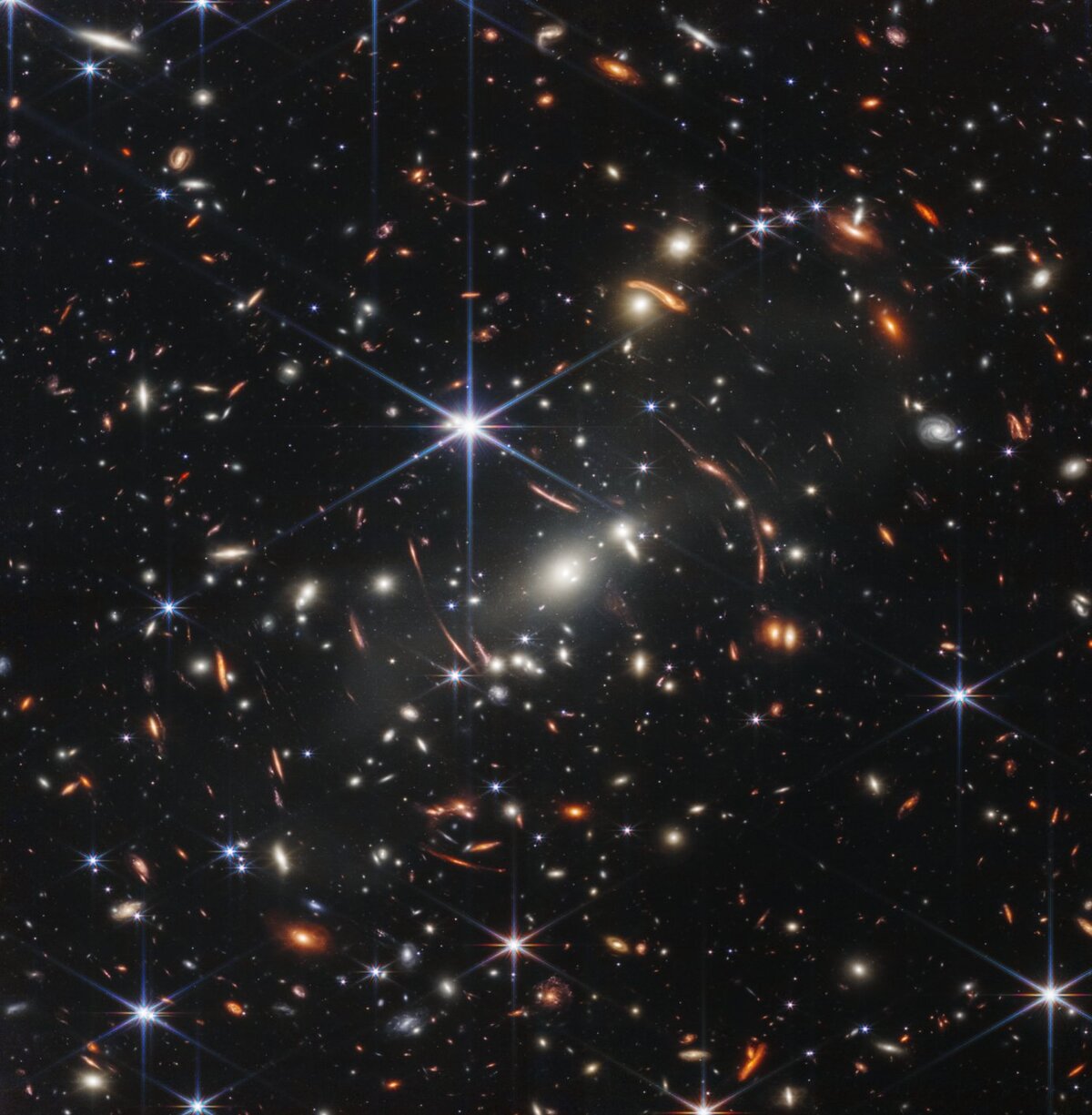 La primera fotografía tomada por el telescopio Webb de la NASA (Twitter: Joe Biden)