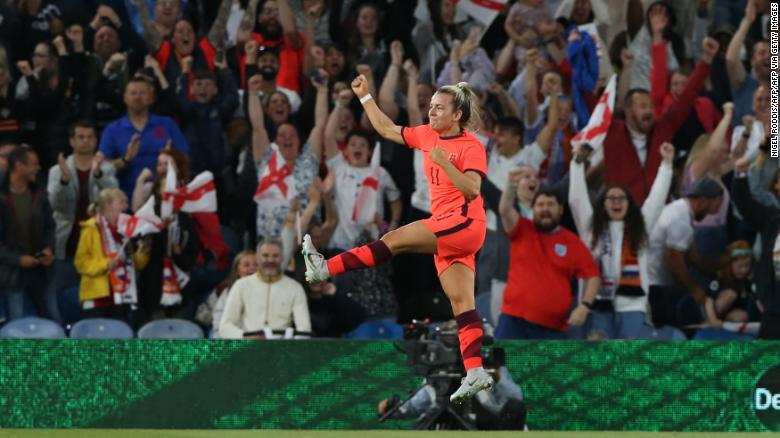 Lauren Hemp brilla con la Selección de Inglaterra