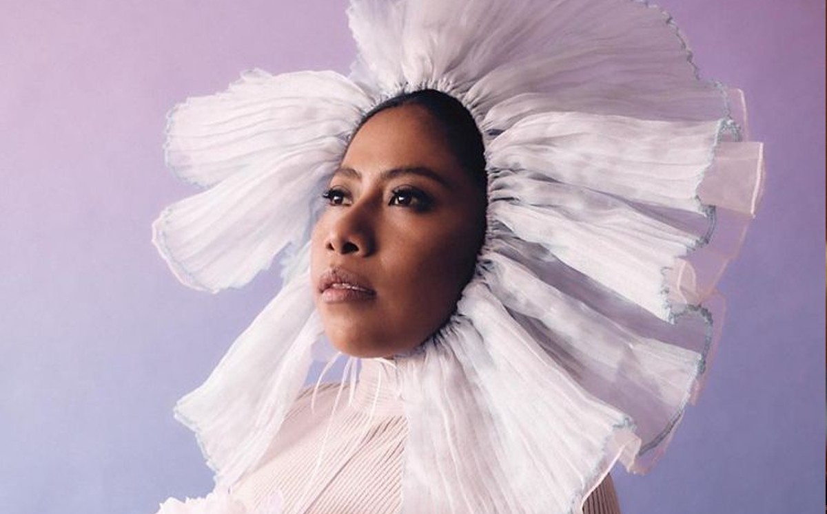 Yalitza Aparicio protagoniza portada de exclusiva revista (Instagram).