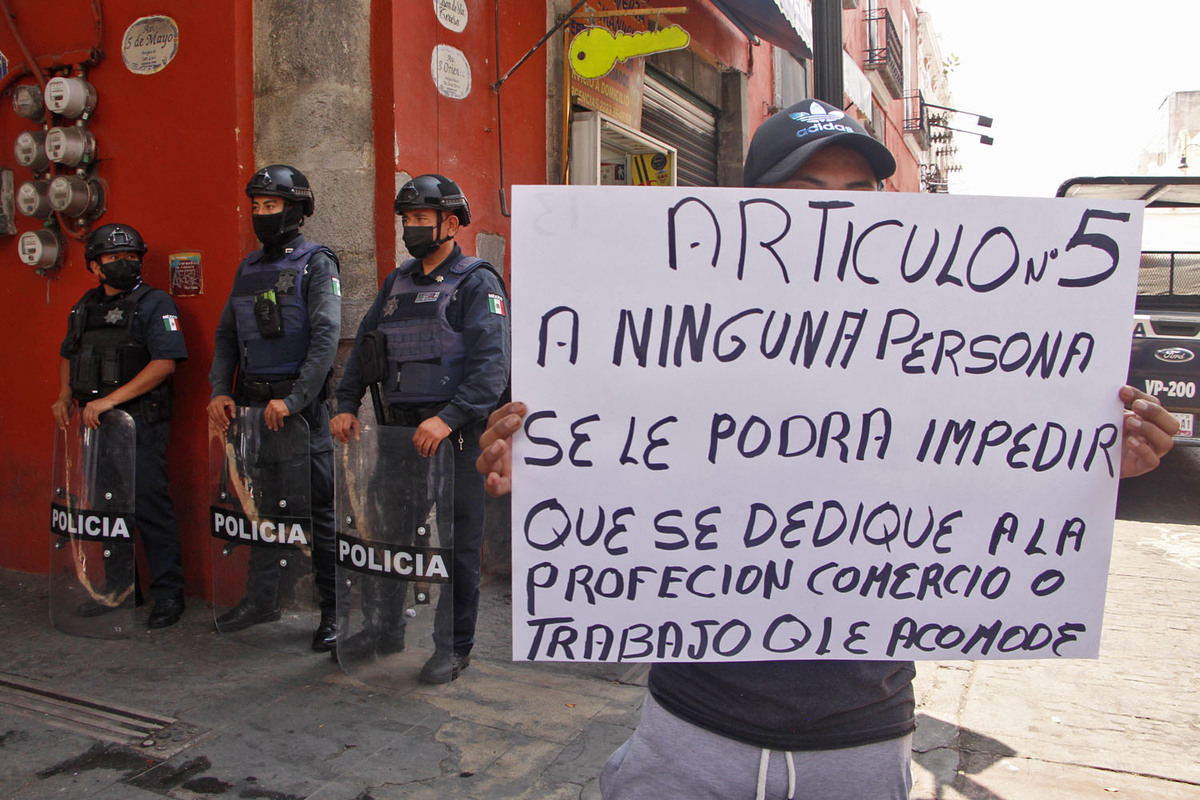 Ambulantes retoman nuevamente las calles de Puebla | Melanie Torres