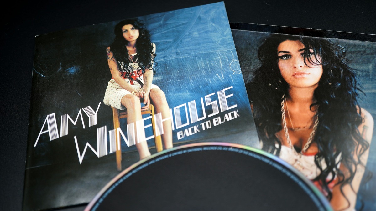 Amy Winehouse vía Kraft74 / Shutterstock.com