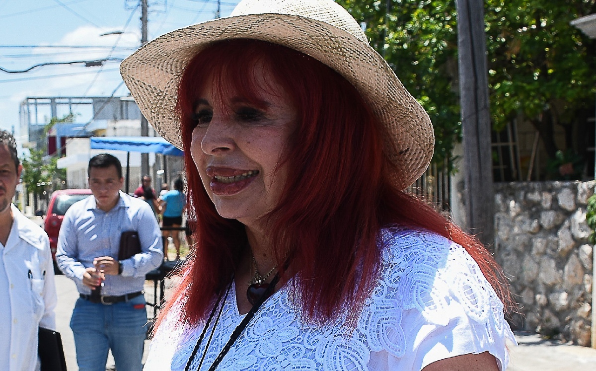 Layda Sansores, gobernadora de Campeche, durante la entrega de despensas. | Cuartoscuro