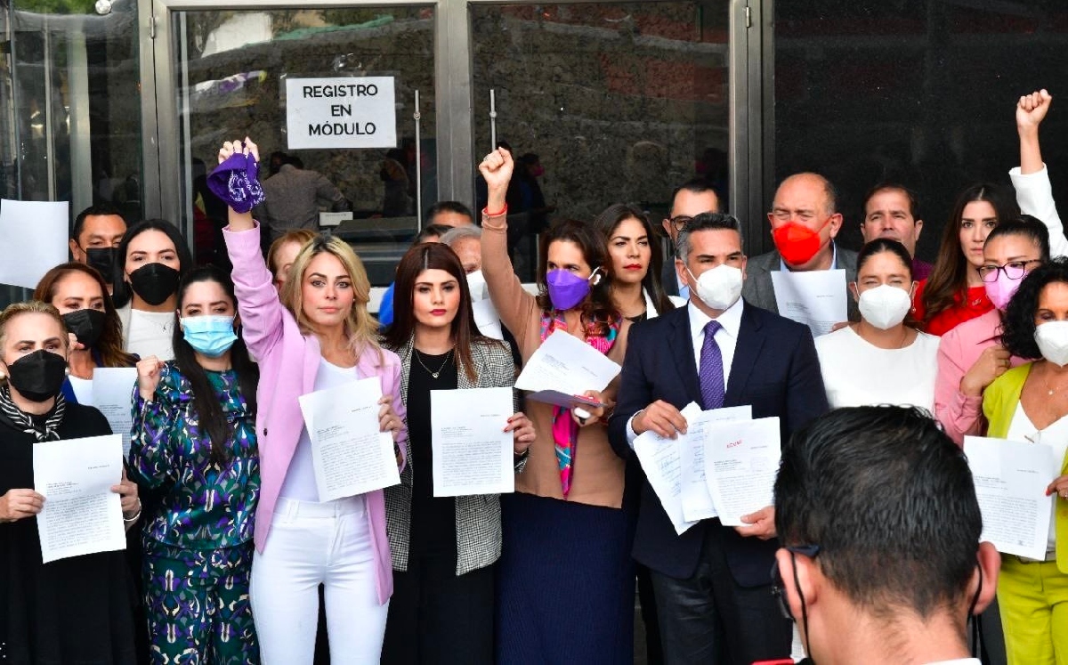 Las legisladoras priistas tras presentar la denucnia contra la gobernadora de Campeche. | Especial