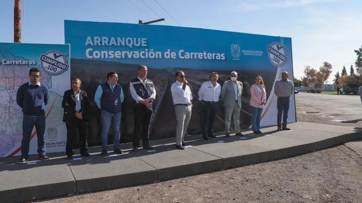 Martín Orozco anuncia más de 200 mdp para mantenimiento de carreteras