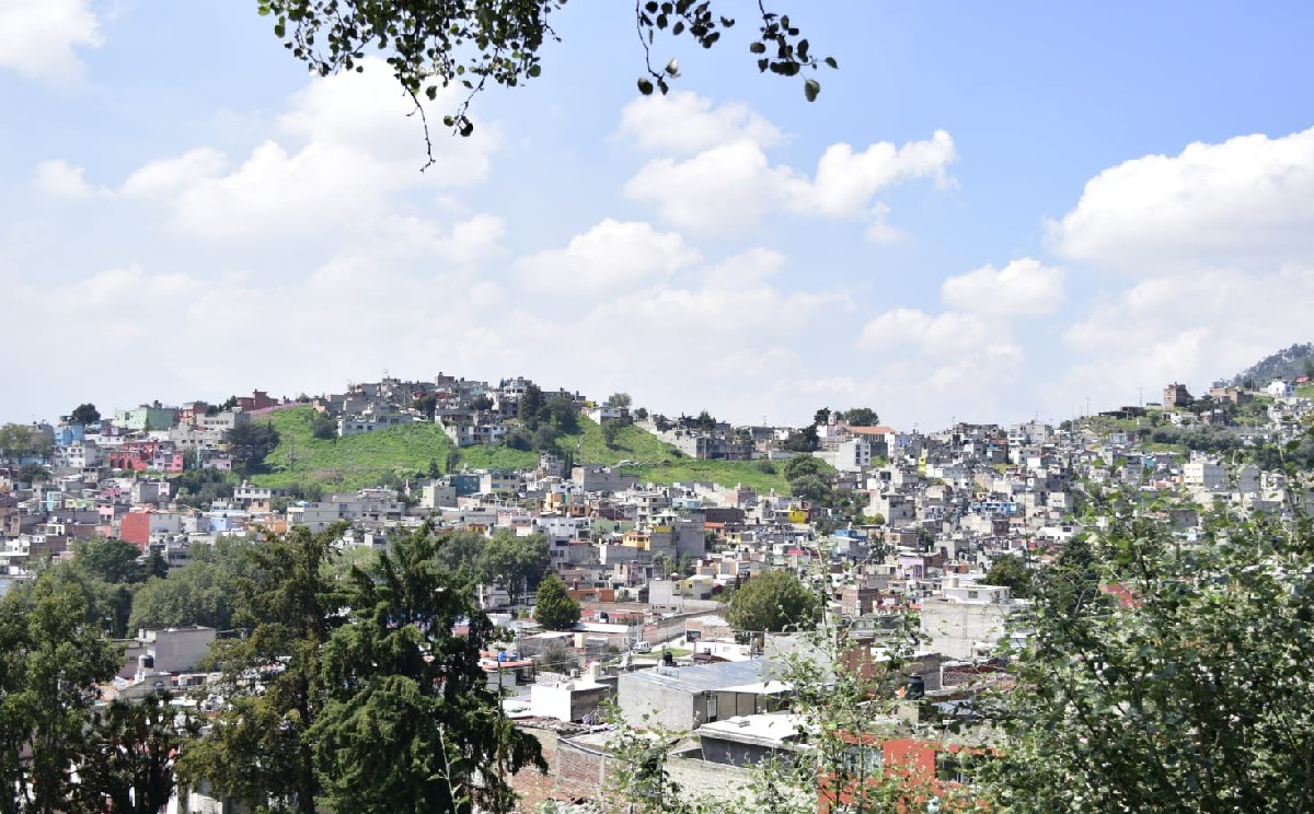 Viviendas en riesgo de derrumbe por deslave. | Especial