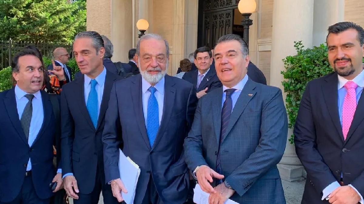 AMLO se reúne con empresarios de México y EU en Washington