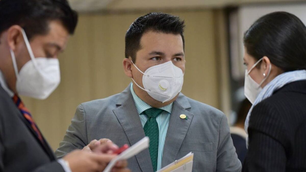El diputado migrante, Raúl Torres | Especial