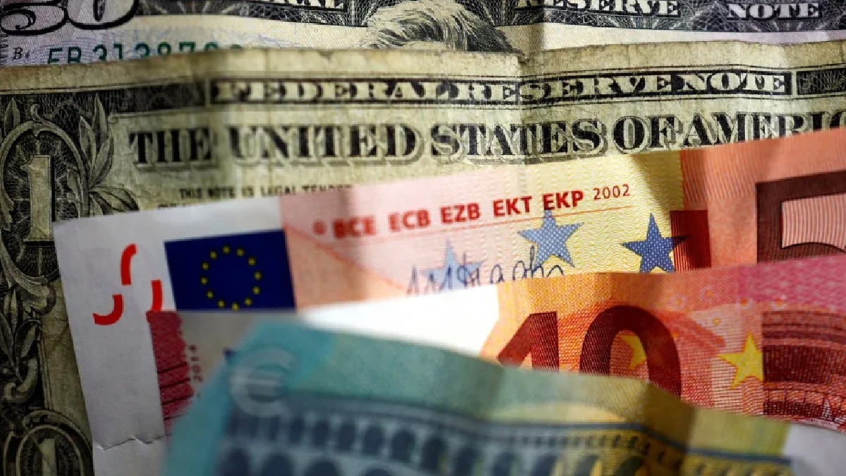 Euro cae por debajo de la paridad frente al dólar por primera vez en dos décadas