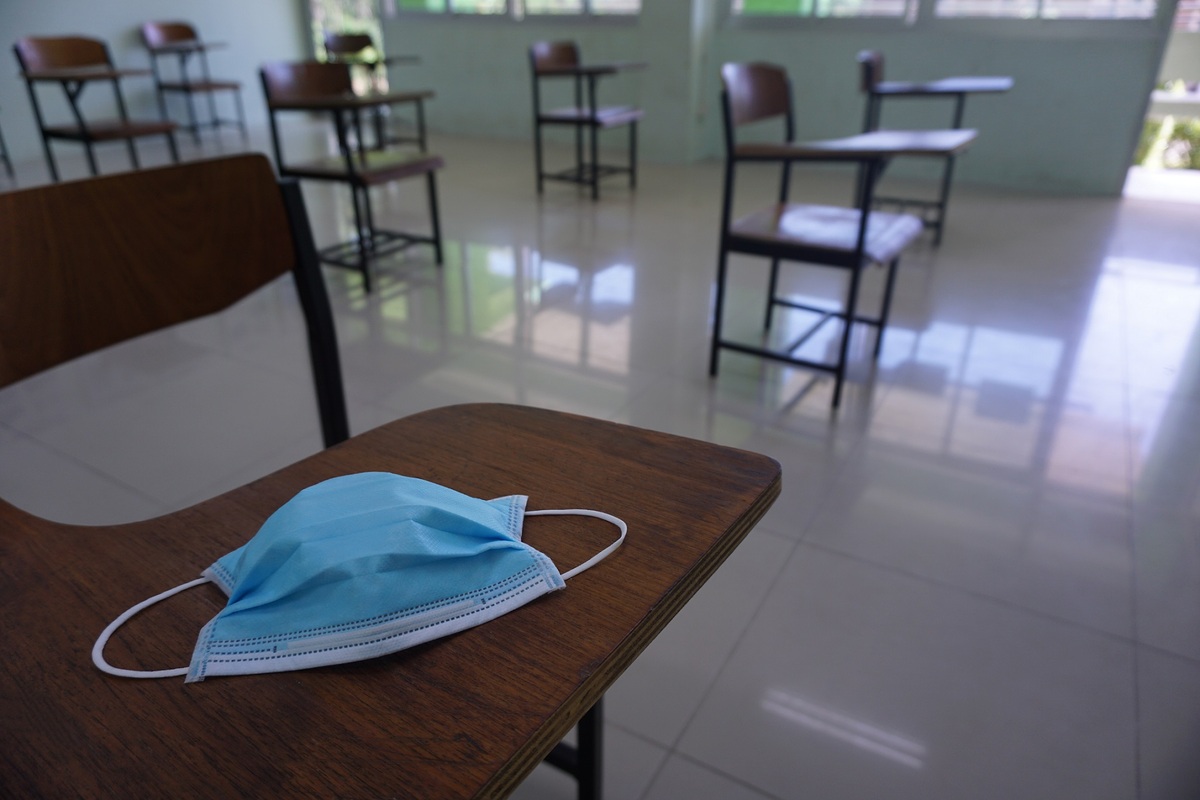 Las autoridades instaron a mantener medidas de sanidad en tanto concluye el ciclo escolar. | Shutterstock