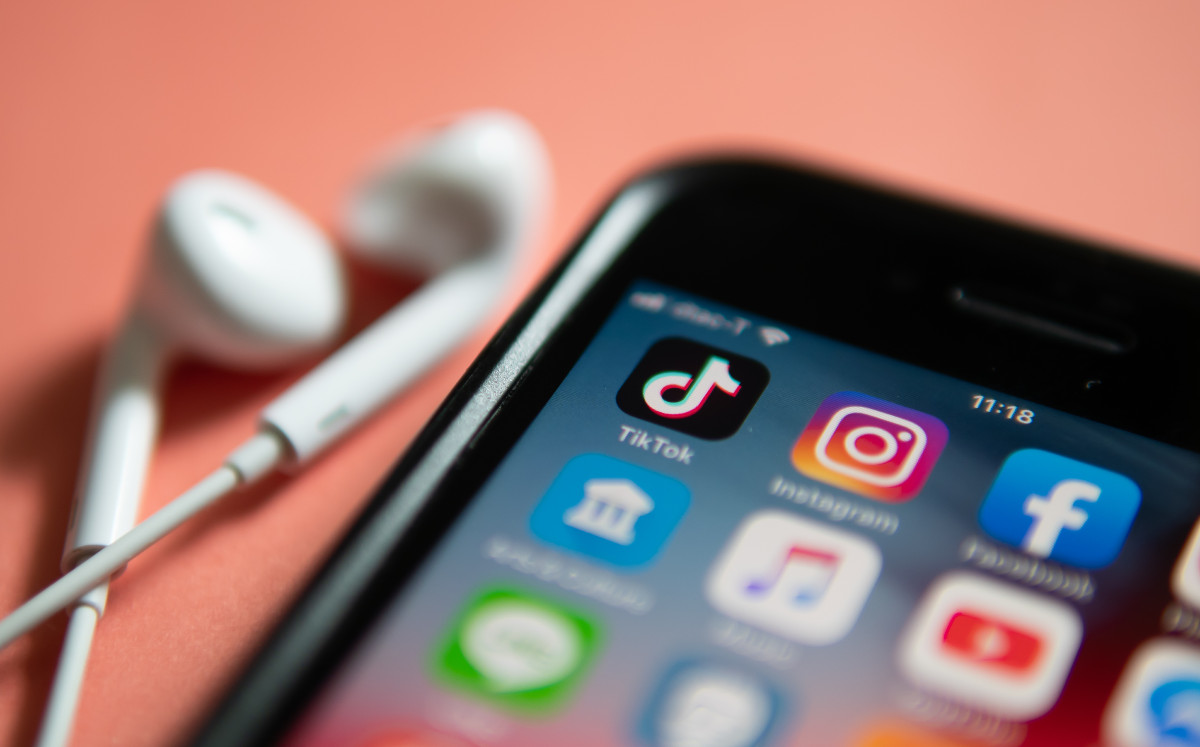 TikTok e Instagram son redes sociales populares entre público joven (Shutterstock).