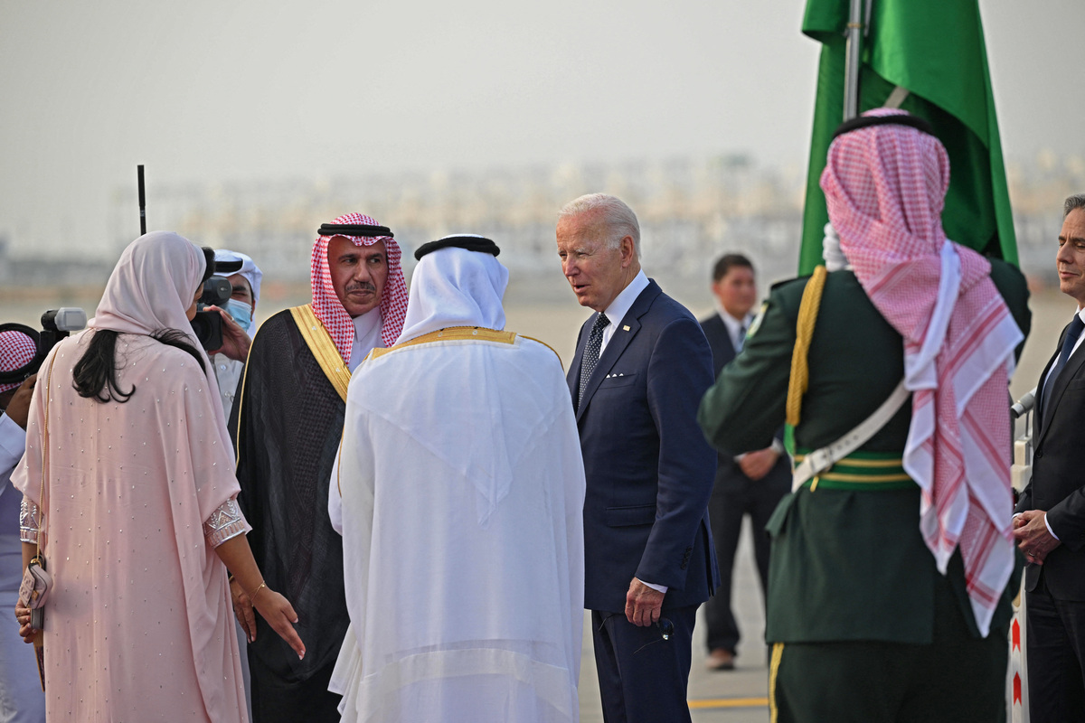 El presidente de Estados Unidos, Joe Biden, aterrizó el viernes en Arabia Saudita