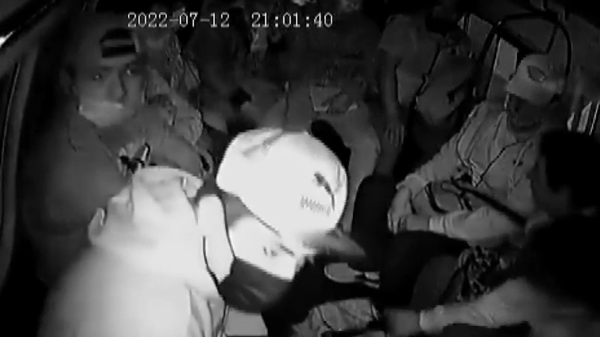 Video de asalto en combi en la carretera México-Texcoco