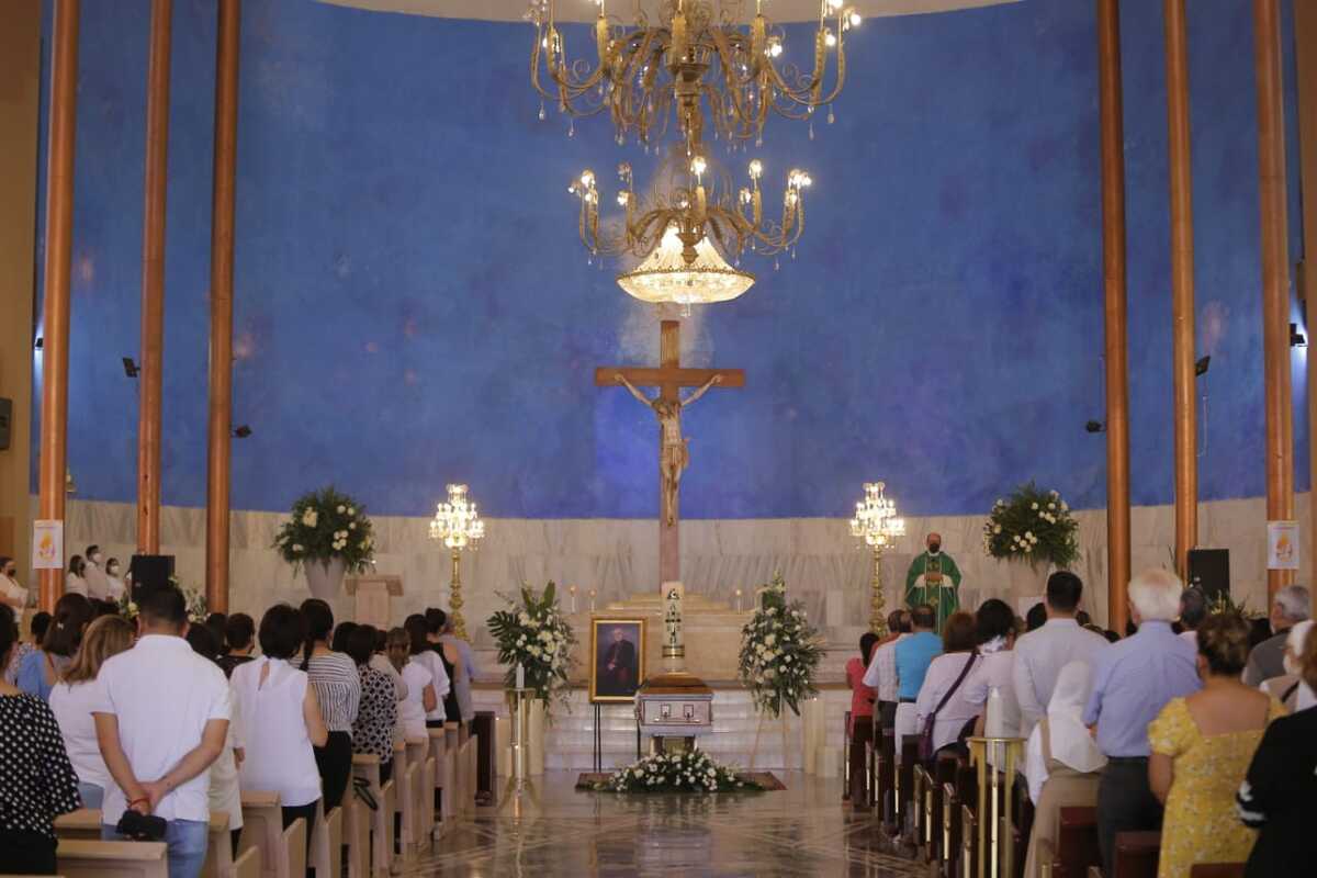 Este domingo se realizó la misa por el eterno descanso de Monseñor José Guadalupe Galván | Mauricio Román