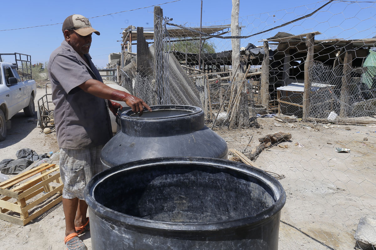 En algunas colonias de Tlahualilo no hay medidores de agua. | Mauricio Román