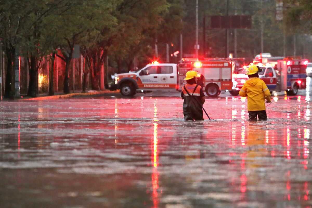 Granizada inunda la ciudad; aguas entran a centro comercial | Agencia Enfoque