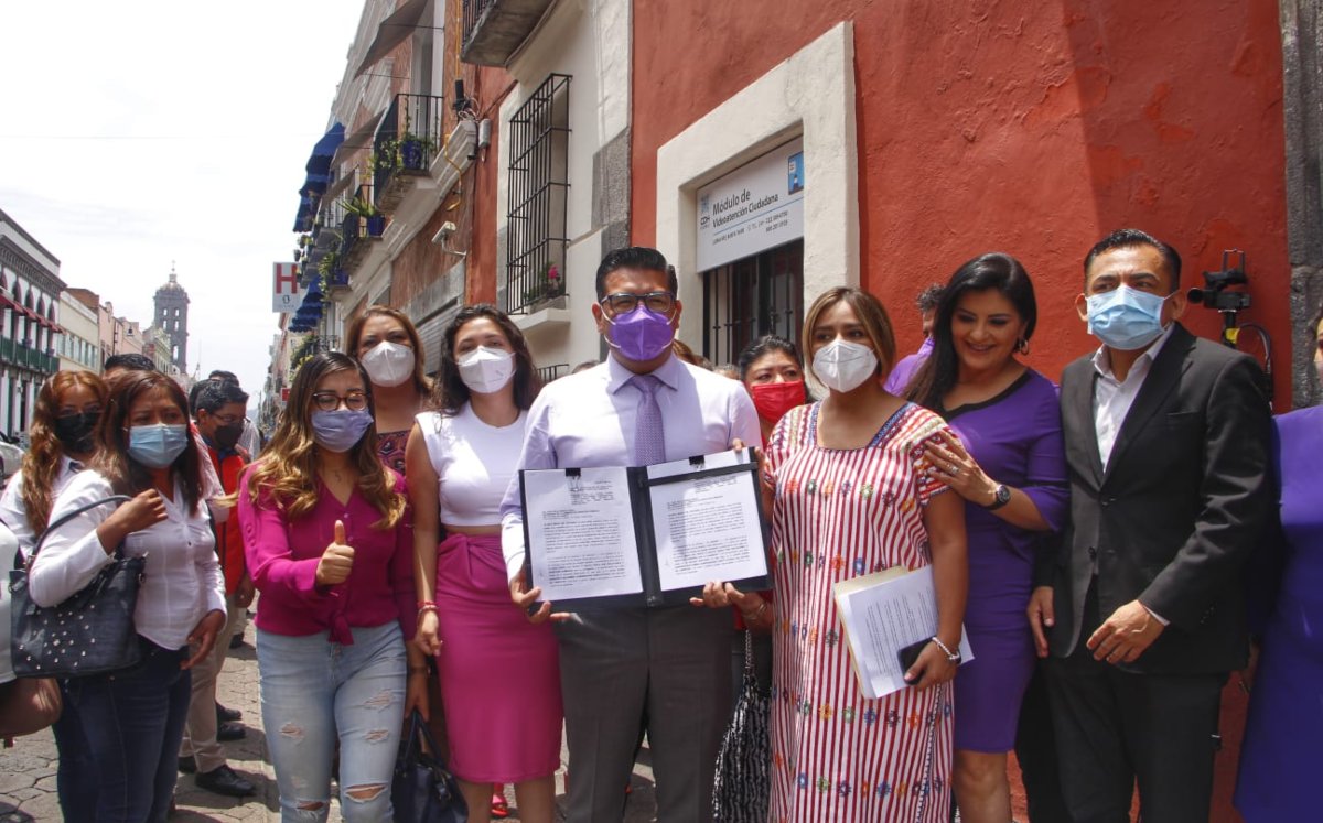 PRI en Puebla presenta denuncia contra Layda Sansores | Melanie Torres