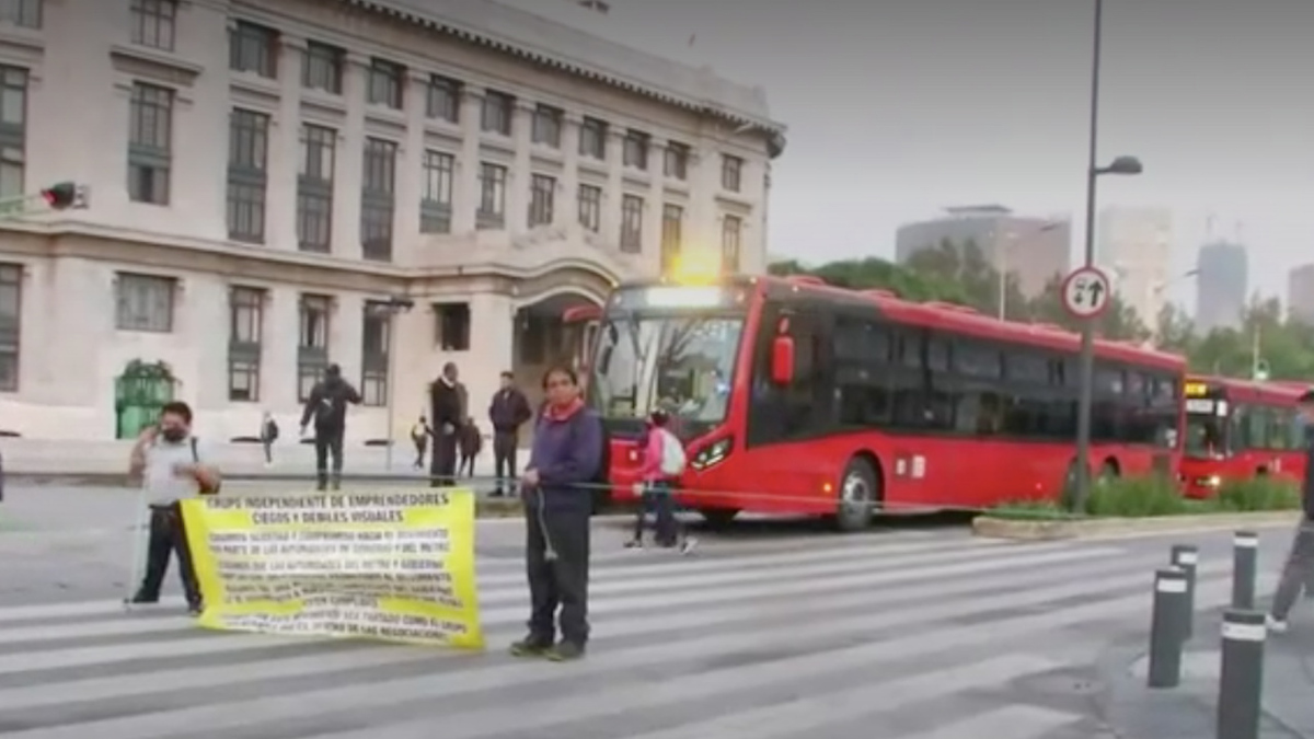 Protestan personas con discapacidad visual en Cdmx, piden trabajos dignos