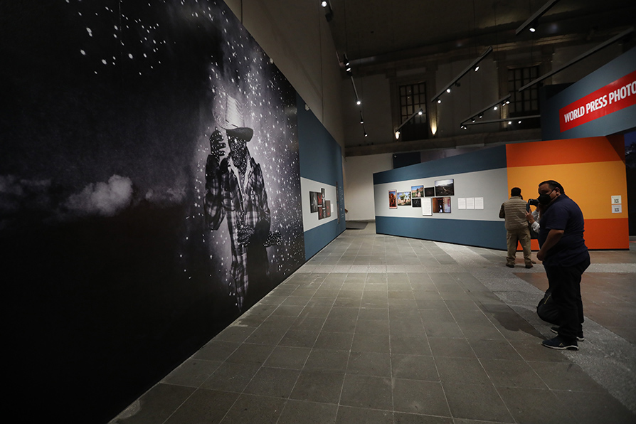 La emblemática muestra de fotoperiodismo World Press Photo 2022 llega a México. |EFE