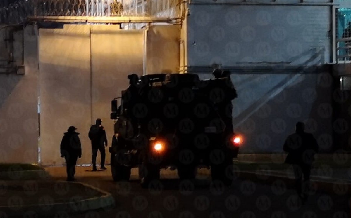 Al llegar a Santa Martha Acatitla, las diez personas fueron ingresados al penal. | Jorge Becerril