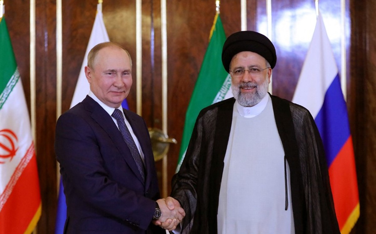 Putin llega a Teherán para reunirse con sus homólogos de Irán y Turquía