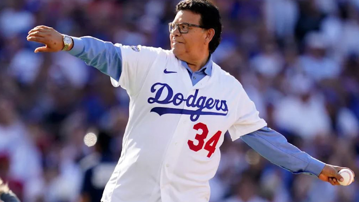 Fernando Valenzuela lanzó la primera bola en el Juego de Estrellas de la MLB