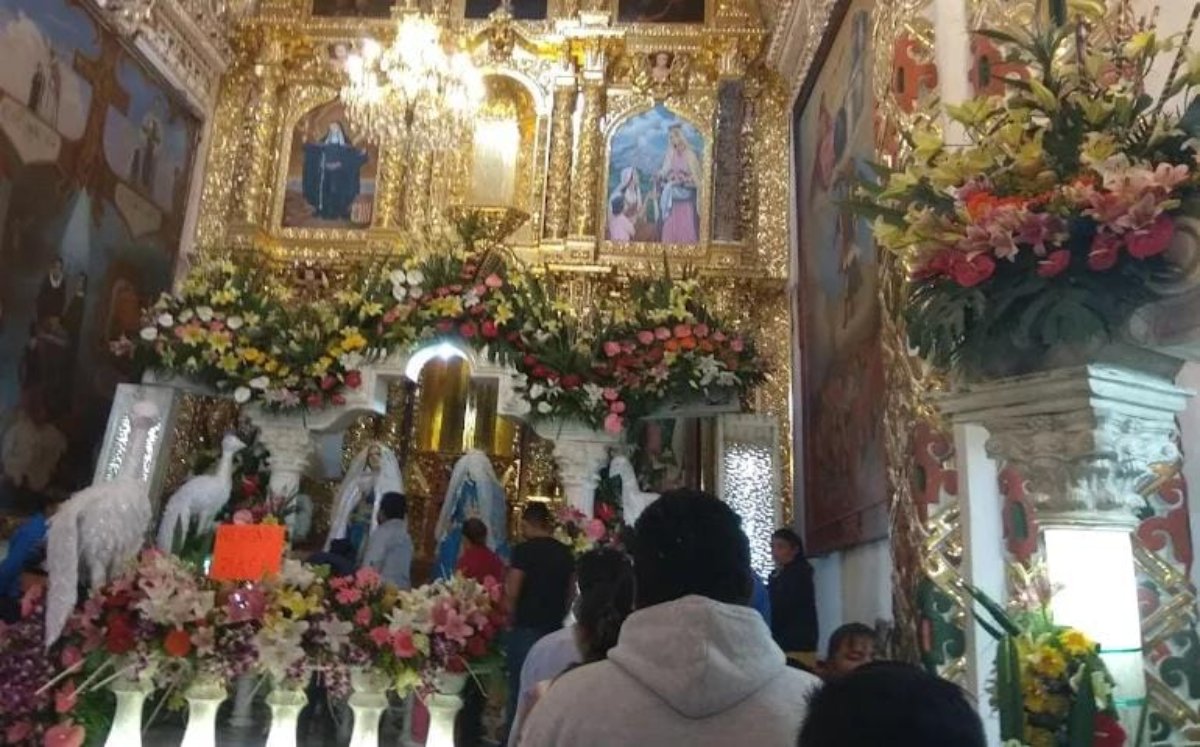Golpean a un hombre por robar corona de virgen en Acajete | Especial