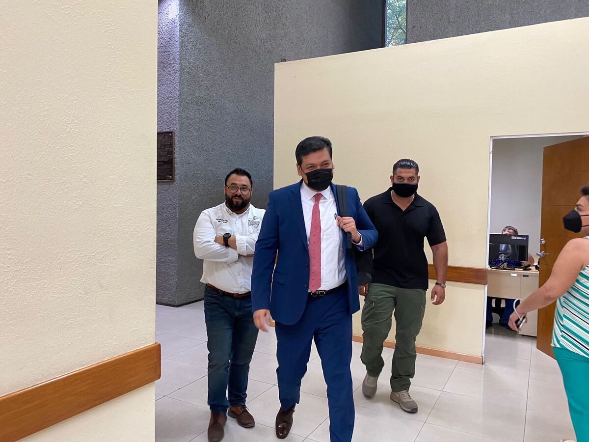 La reunión se realizó a puerta cerrada en el Congreso local.