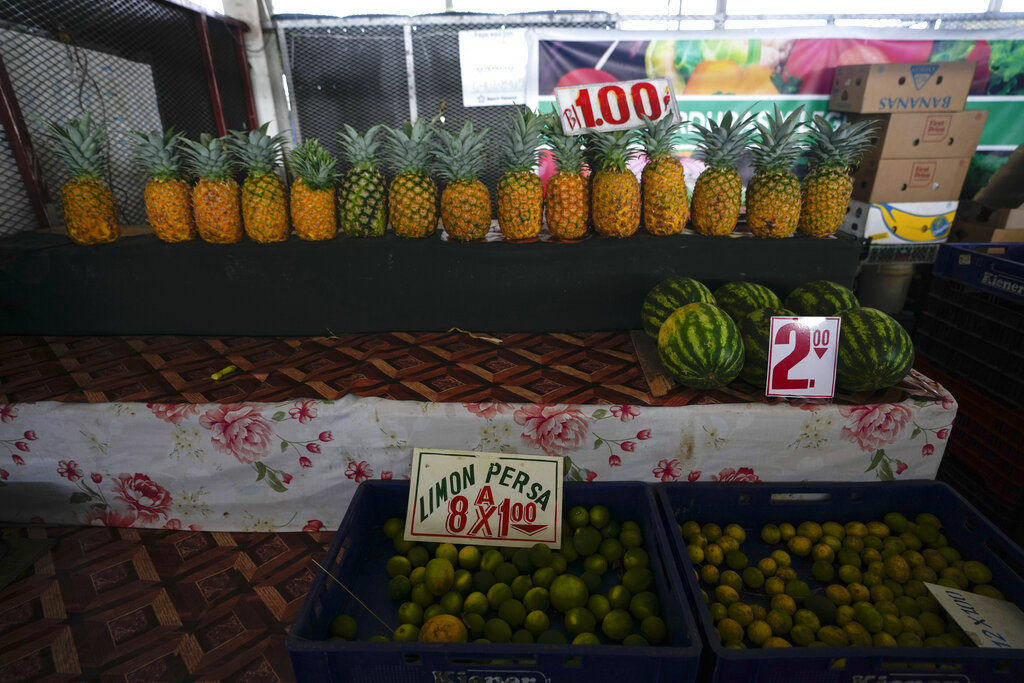 En algunos mercados de Panamá se registraron falta de productos y alimentos. | AP