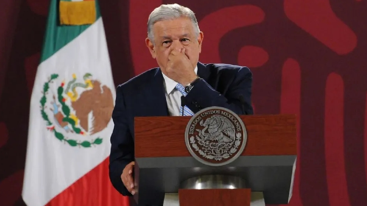 AMLO atribuye violencia contra mujeres a la política neoliberal