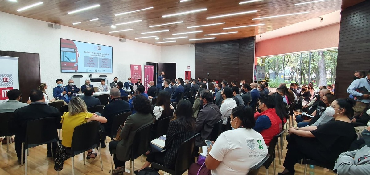 Empresas y gobierno de CdMx comparten estrategias de electromovilidad del Metrobús. (Especial)