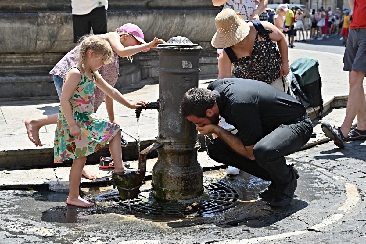 Alerta roja en 16 ciudades de Italia por la ola de calor (AFP)